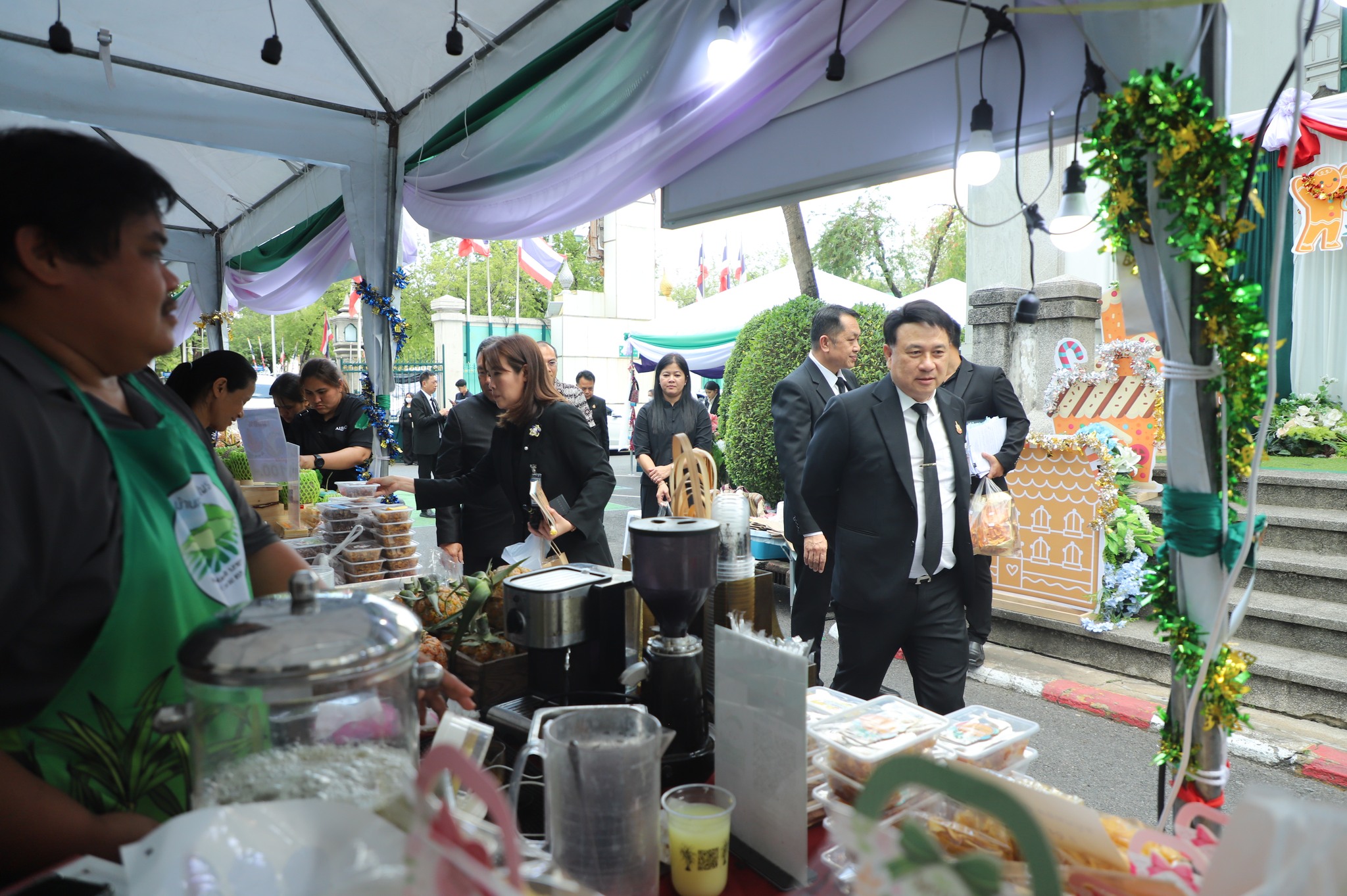 title - รมช.กษ. และคณะผู้บริหาร กษ. เยี่ยมงาน “ส่งความสุขปีใหม่ มอบให้เกษตรกรในเขตปฏิรูปที่ดิน” ของ ส.ป.ก.